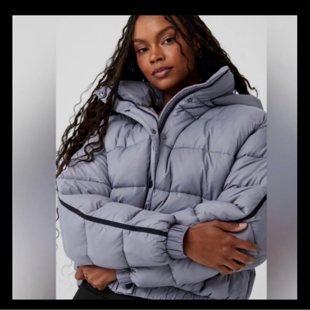 ALO Yoga Women's Light Lavender Gray Puffer Jacket